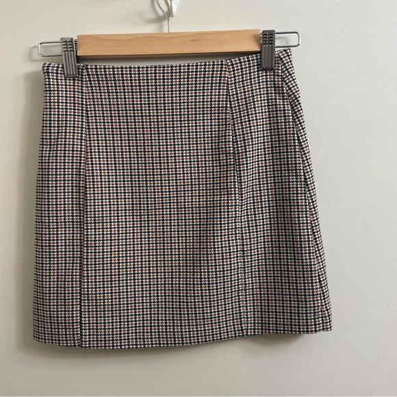 Forever 21 Houndstooth button skirt - Picture 4 of 6